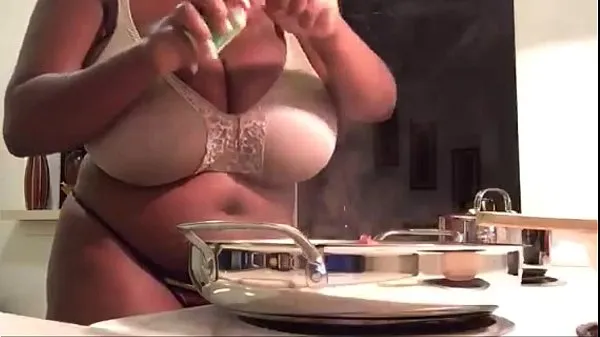 Nya Maserati XXX - Cooking in my Bra Panties Pt.2 (on Periscope videor totalt