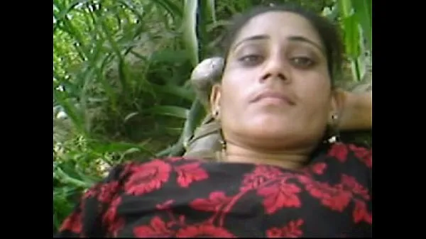 Tổng cộng Beautiful Desi Village Girl Outdoor Fucking With Boyfriend video mới