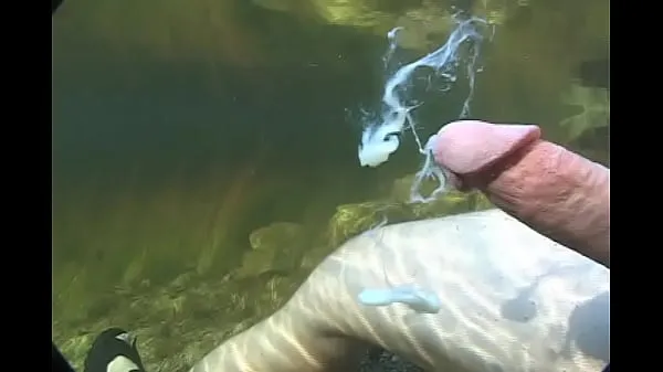 Nouvelles Ma bite éjacule sous l'eau vidéos au total