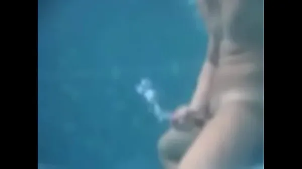 إجمالي Huge Underwater Cum مقاطع فيديو حديثة