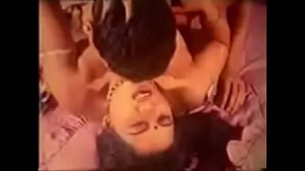 新鲜的 Unseen Nude Song from Erotic Bangla Movie (MUST WATCH 总共的视频