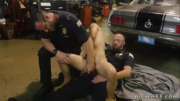 إجمالي Gay cop gives blow jobs first time Get humped by the police مقاطع فيديو حديثة