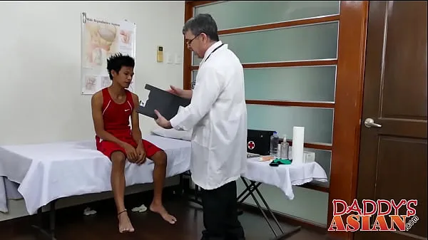 Yeni Doctor measures twink patients ass with his cock toplam Video