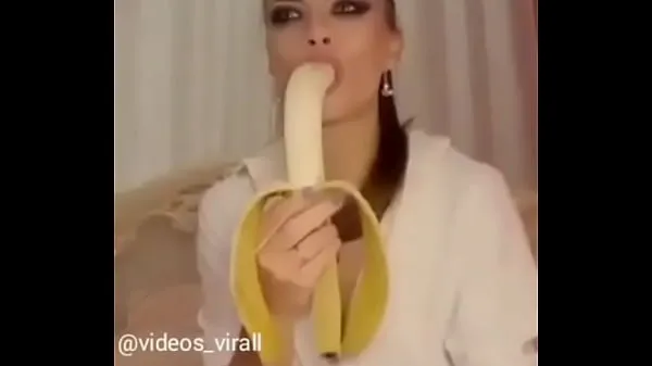 إجمالي sucking a whole banana مقاطع فيديو حديثة