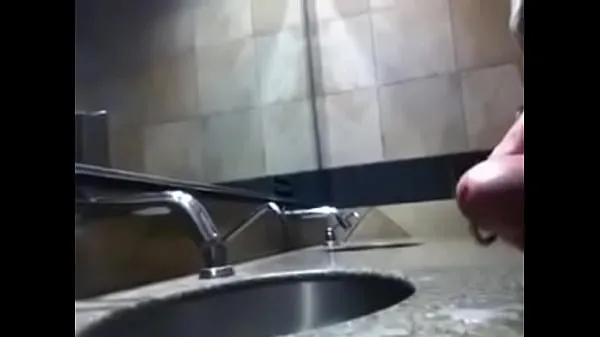 إجمالي Public restroom cumshot مقاطع فيديو حديثة