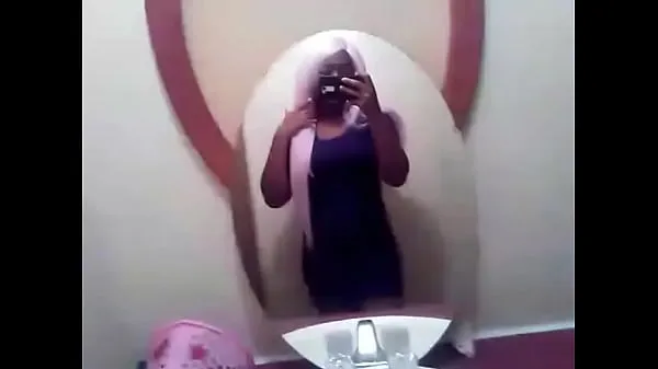 Čerstvé Black teen shows off body celkový počet videí