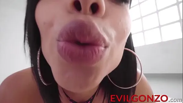 Yeni Steaming hot Latina Canela Skin wants that cock so badly toplam Video