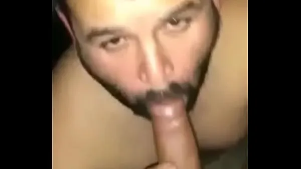 Yeni Mature man eats a huge cock toplam Video