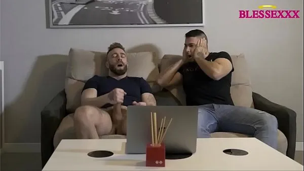 Nouvelles En regardant mon propre porno avec mon ami gay, nous nous caressons ensemble et jouissons - Magic Javi & Manuel Scalco vidéos au total