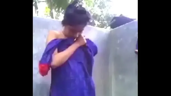 Čerstvé Indian Desi girl bathing video celkový počet videí