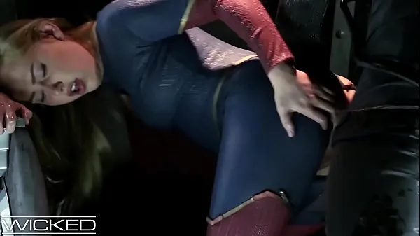 Total de WickedParodies - Supergirl Seduz Braniac Para Sexo Anal vídeos recentes