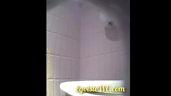 Ferske The camera in the women's toilet filmed the beautiful vaginas of girls close-up videoer totalt