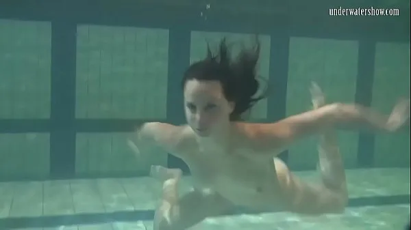 Tổng cộng Barbara Chehova horny underwater swimming teenie video mới