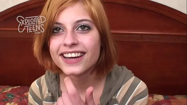 Nouvelles petite rousse de 18 ans suce une grosse bite vidéos au total