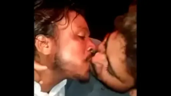 إجمالي Indian Gays Kissing Each Other Non-Stop مقاطع فيديو حديثة