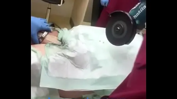 ใหม่ This is how they took the nut out of his cock, the woman is very brave วิดีโอทั้งหมด