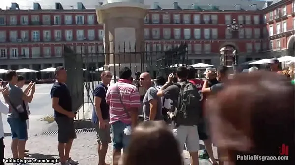 Yeni Tourists shooting slave in public toplam Video