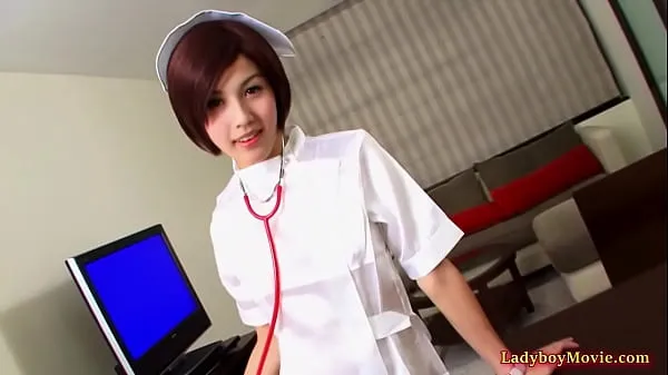 Ferske Ladyboy Nurse Shuy Strips Out From Her Uniform videoer totalt