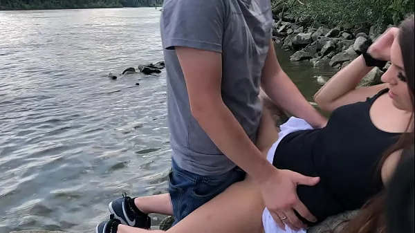 Frische Deutscher Teen 3x hintereinander beim Ficken an der Donau erwischt Gesamtvideos