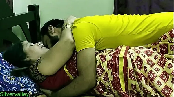ใหม่ Indian xxx sexy Milf aunty secret sex with son in law!! Real Homemade sex วิดีโอทั้งหมด