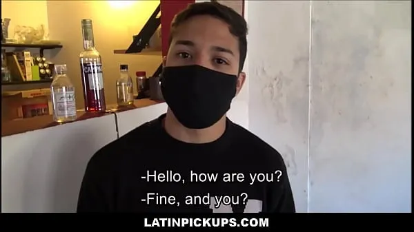 إجمالي Cute Latin Delivery Boy Big Tip In Exchange For Fuck مقاطع فيديو حديثة