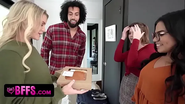 BFFS - Three Gal Friends Enjoy Their Thanksgiving Celebration By Sharing A Hot Guy Jumlah Video baharu