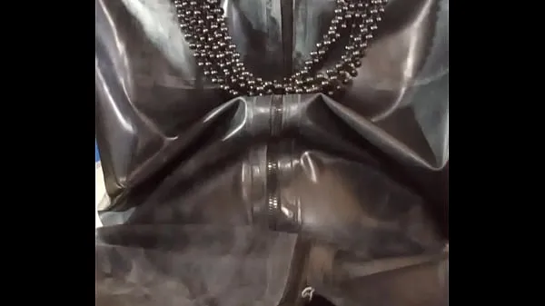 Friske GAY LATEX OUTFIT videoer i alt