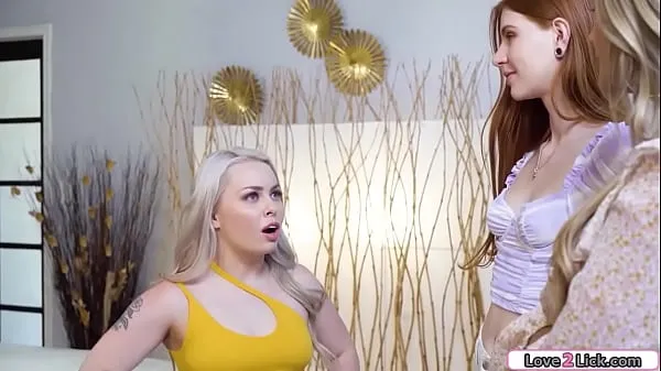 Celkový počet nových videí: 3 hot babysitters end up licking pussy