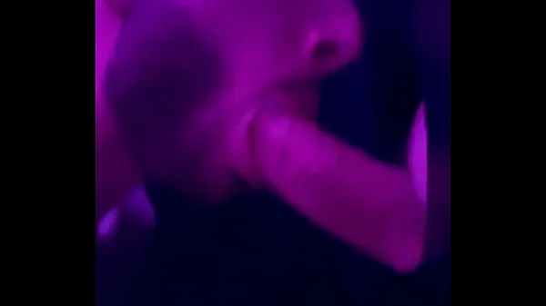 Nouvelles Gloryhole gay grosse bite sperme dans la bouche vidéos au total