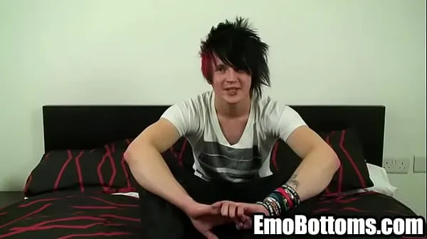 Emo twink Louis Phantom stroking his hard schlong1024 1 Jumlah Video baharu