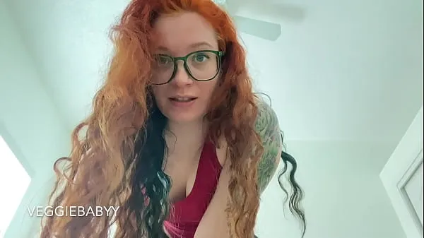 Nouvelles une collègue méchante vous reproche de l'avoir embarrassée au travail - vidéo complète sur Veggiebabyy Manyvids vidéos au total