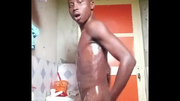 Čerstvé Bathroom whore celkový počet videí