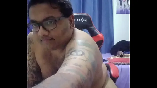 إجمالي Vaibhav Masturbates Naked With A Massage Gun & Cums مقاطع فيديو حديثة