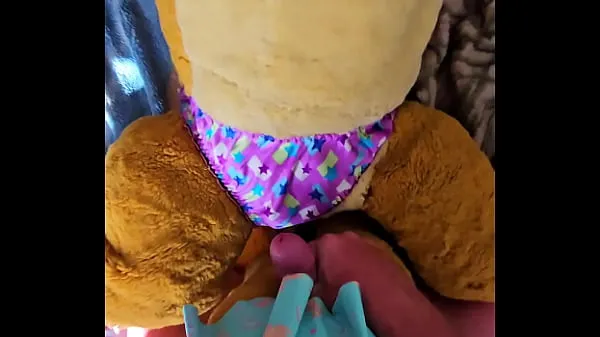 新鲜的 Cumming on Simba's purple panties 总共的视频