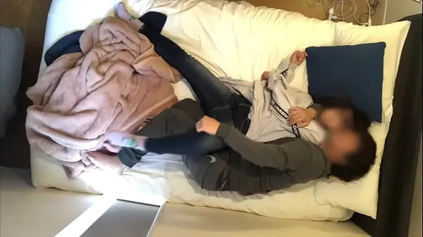 Nya A scene of living together with her. I woke up in the morning and had sex with my girlfriend while lazing around videor totalt