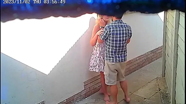 新鲜的 Cctv camera caught couple fucking outside public restaurant 总共的视频