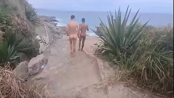 Nya Sex between friends on the beach in Rio de Janeiro videor totalt