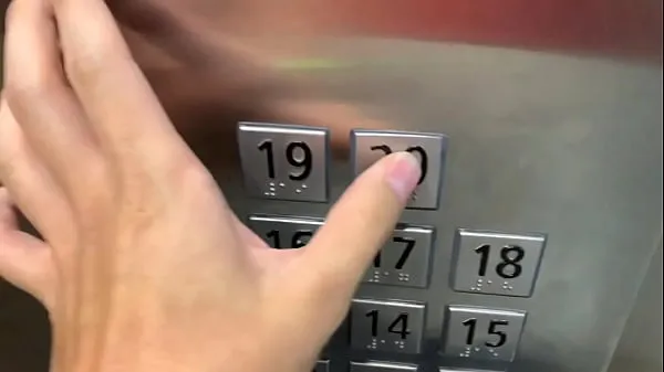 Total de Sexo em público, no elevador com um estranho e eles nos pegam vídeos recentes